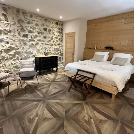 Hotel Le 19 - Patio 34m2 - Centre Historique - Clim